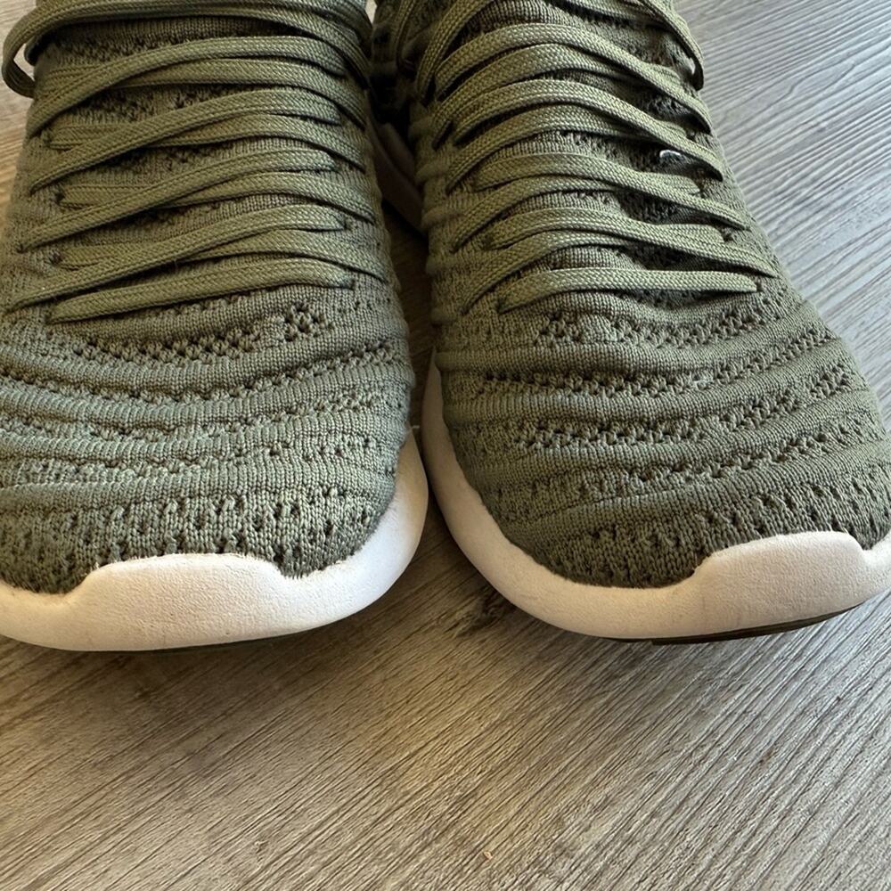 APL Women’s Sz 7 Techloom Wave Sneakers in Green - Picture 6 of 8